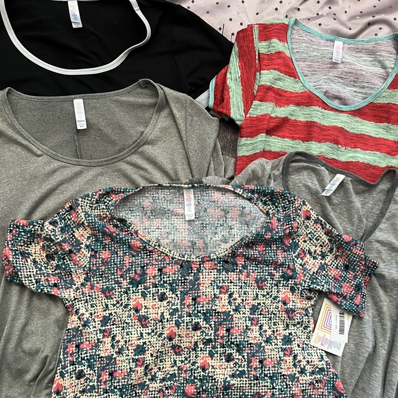 ⭐️FIVE⭐️LuLaRoe XXS Perfect Tees!!! Selling as a lot. Three NWT, two EUC - Picture 1 of 6